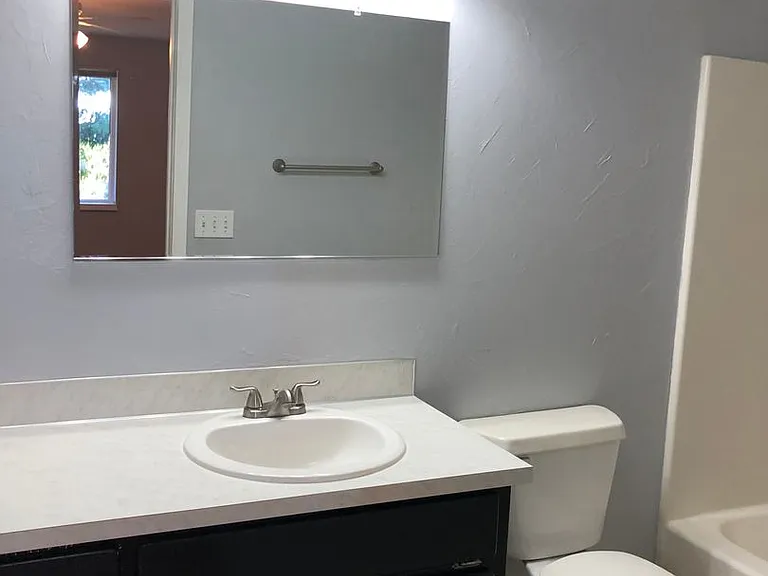 300 N Oak Harbor St #B201 — Photo 14