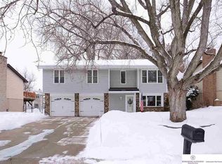 11728 Grand Ave, Omaha, NE 68164