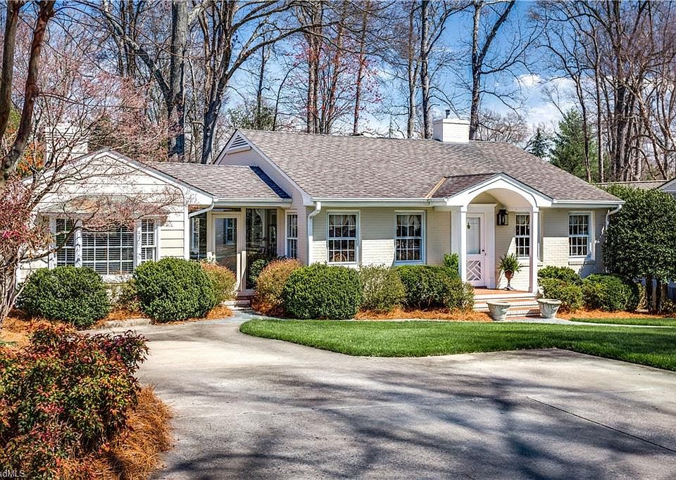 1st image of 404 Woodland Dr