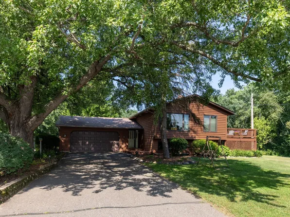 6347 Ware Rd, Lino Lakes, MN 55014