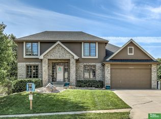 17807 Washington Cir, Omaha, NE 68135