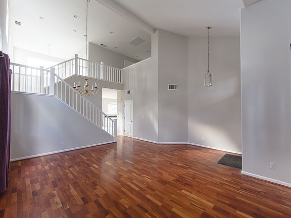2nd image of 25045 Silverthorne Pl