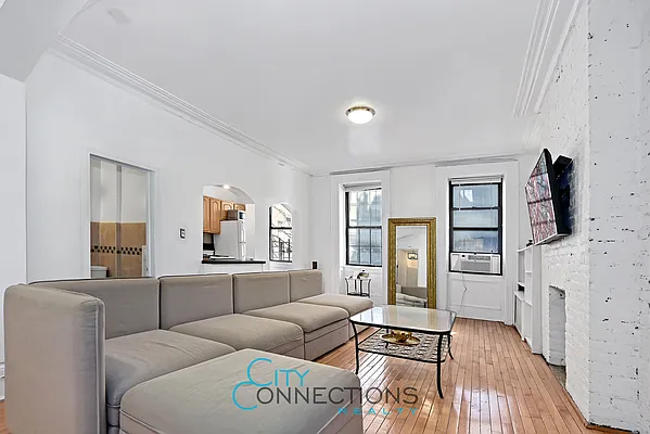 Rented by City Connections Realty | media 2