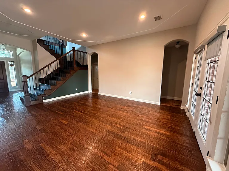518 Creekside Dr — Photo 7