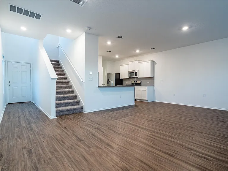 7100 Dancing Wind Ln — Photo 5
