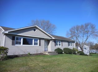 10 Governors Ln, Bethel, CT 06801