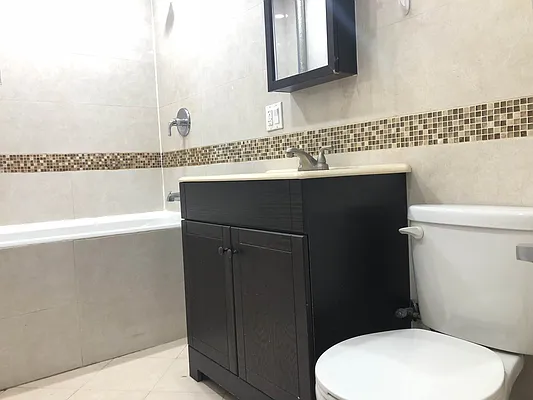 Rented by Premier Metro Realty Corp | media 10