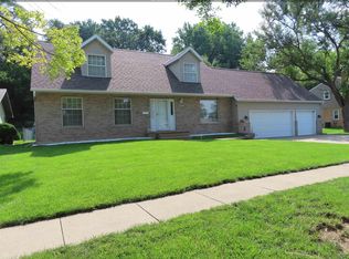 3326 Pierce St, Sioux City, IA 51104