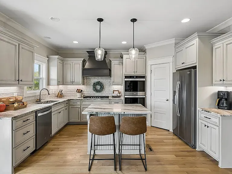 230 Amana Dr — Photo 14