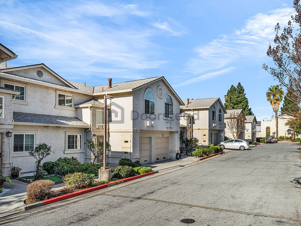 1st image of 84 Rosebay Ct