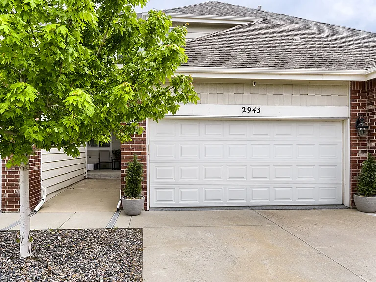 2943 Mount Royal Dr — Photo 24