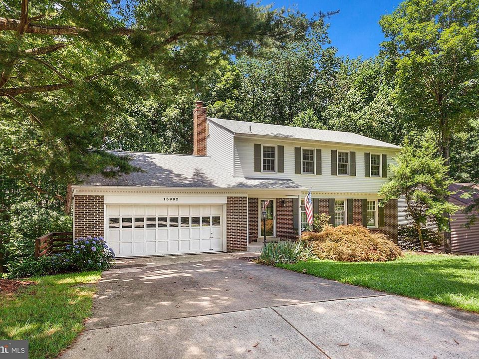 1st image of 15992 Cove Ln