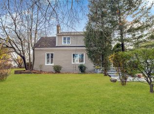 101 Whitehouse Ave, Roosevelt, NY 11575
