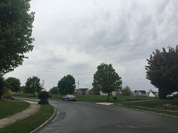 4th image of 1135 Monroe Dr