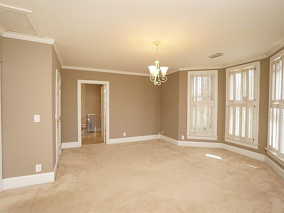 3rd image of 410 W Silver St