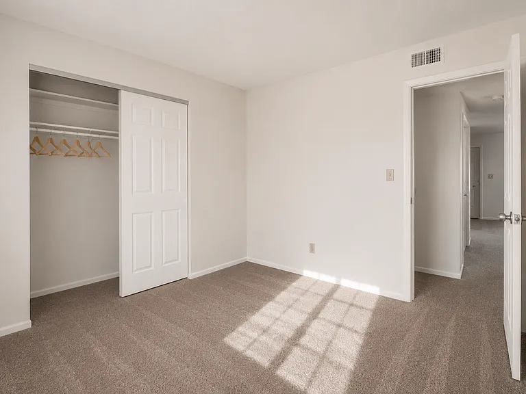 Waterstone Place Apartments — Photo 13