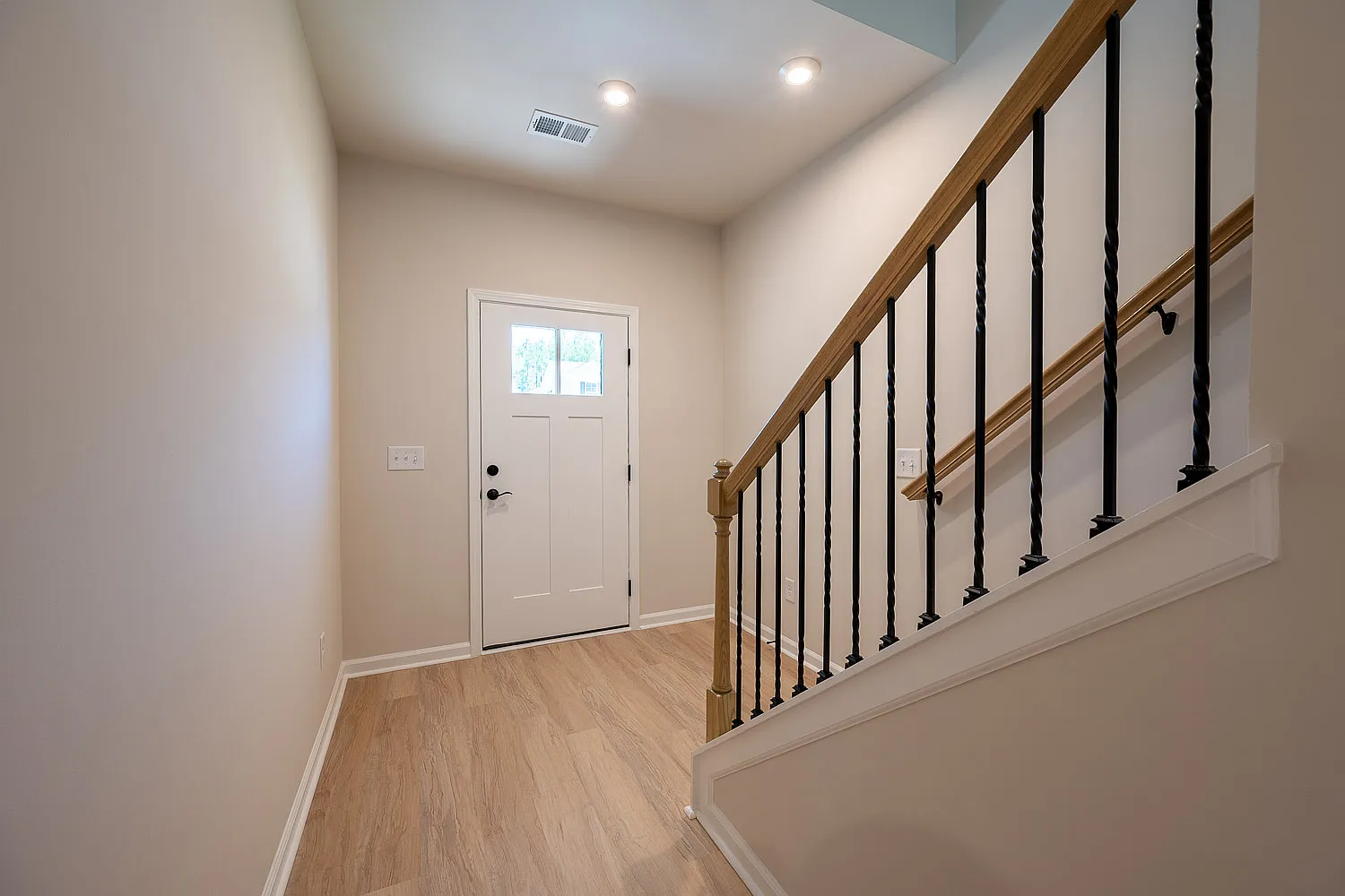 852 Tess Street - 1 — Photo 3