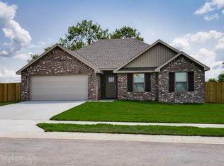 1762 Charismatic Dr, Prairie Grove, AR 72753