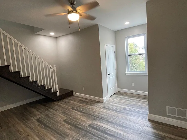 465 Taylor St — Photo 18