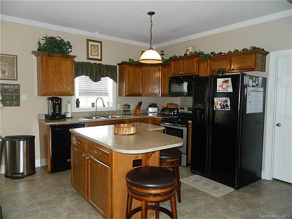 4th image of 152 Laura Jeanne Ln