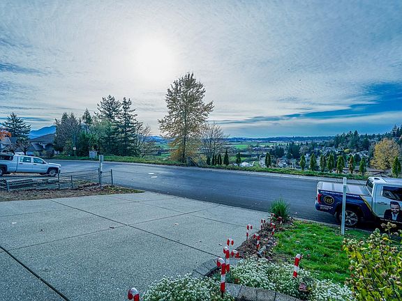3rd image of 35683 Timberlane Dr