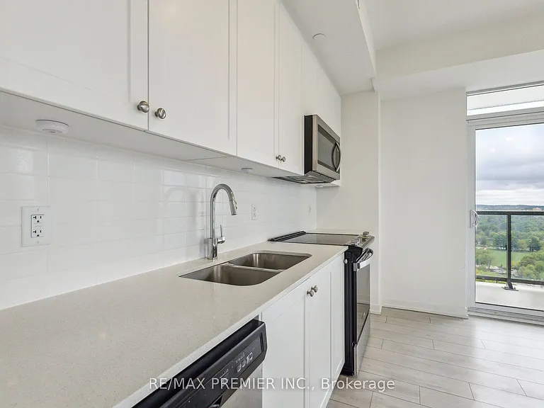 55 Duke St W #1709 — Photo 32