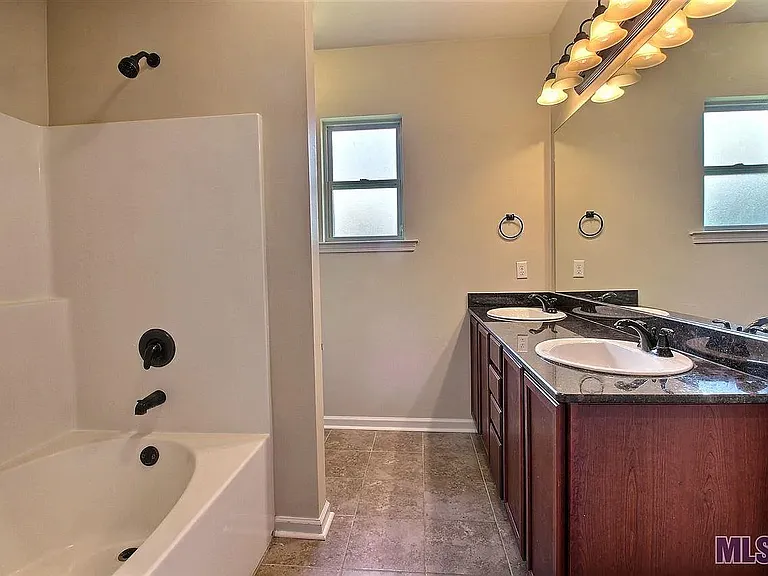 11389 Ashwood Ct — Photo 5