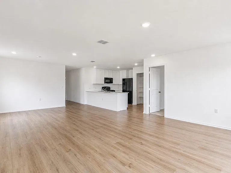 2612 Schwartz Ln — Photo 4