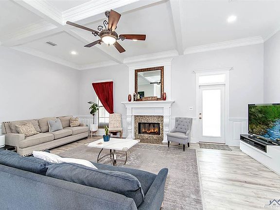 2nd image of 225 Lake Decade Ct