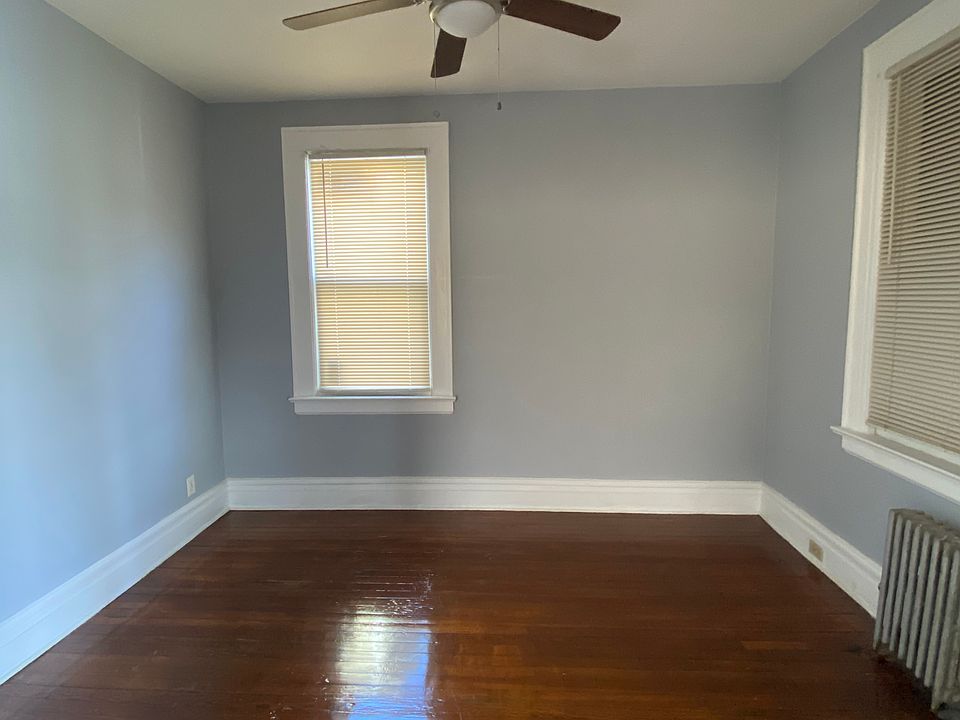1st image of 59 39th St Floor 1