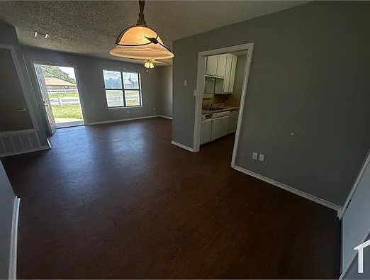 3 bed, 1272 sqft, $1,299 — Photo 4