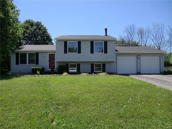 2nd image of 4795 Four Seasons Dr