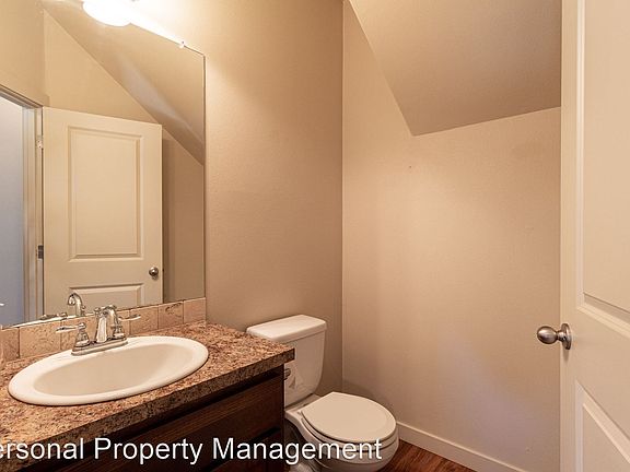 3rd image of 1404 NE 71st Dr