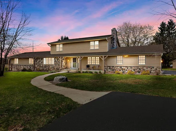 8224 West Bonniwell ROAD, Mequon, WI 53097