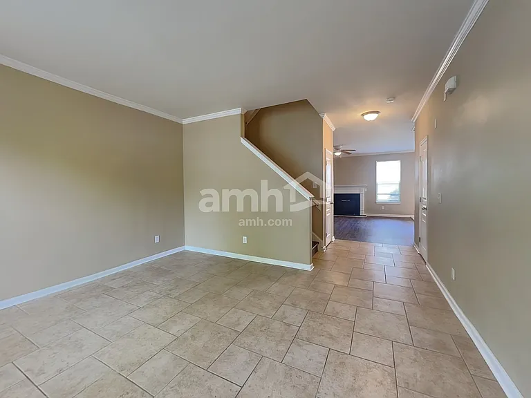 409 Stobhill Ln — Photo 7