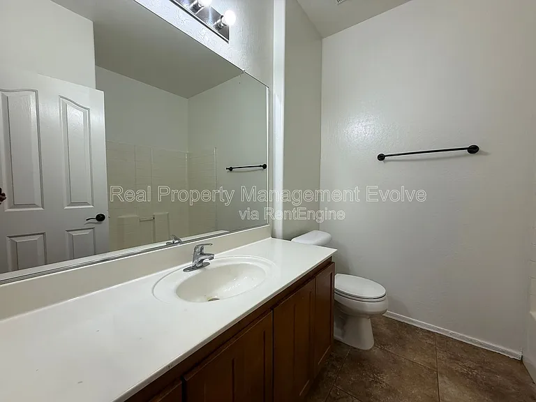 8014 W Pima St — Photo 12