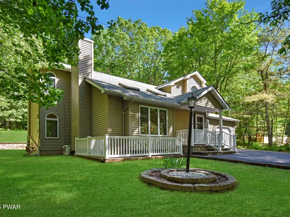 127 Maple Dr, Shohola, PA 18458