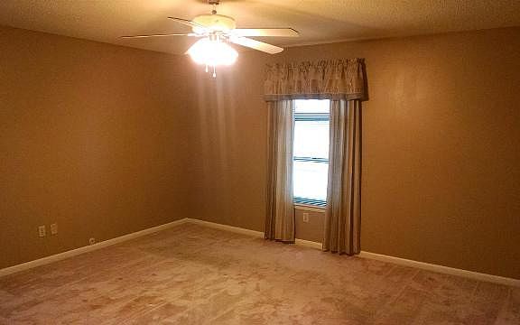 5th image of 4412 Somers Ave
