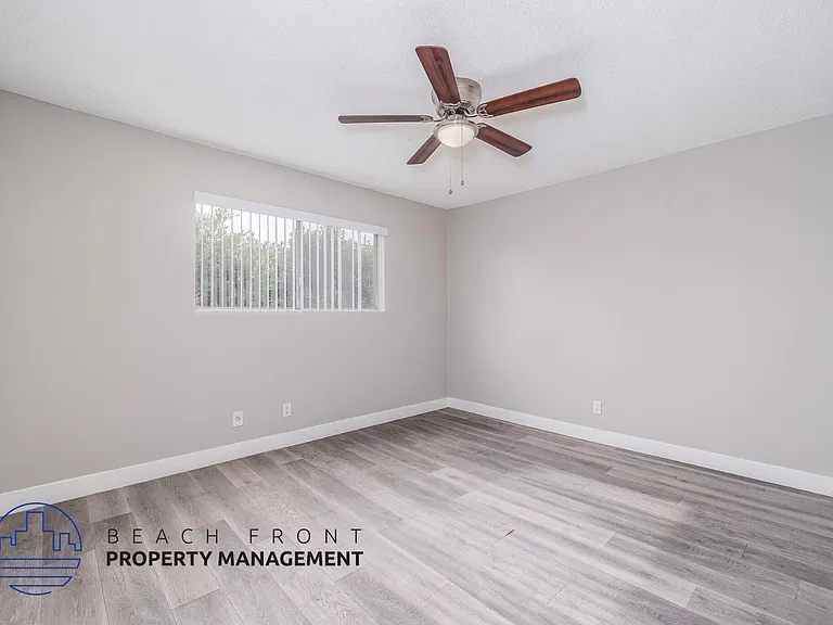 355 Coronado Ave. — Photo 12