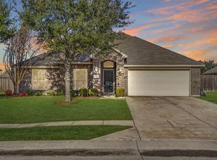 221 Wolf Dr, Forney, TX 75126