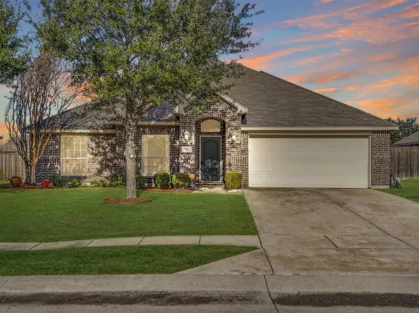 221 Wolf Dr, Forney, TX 75126