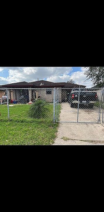 1st image of 2065 Woodstone Dr