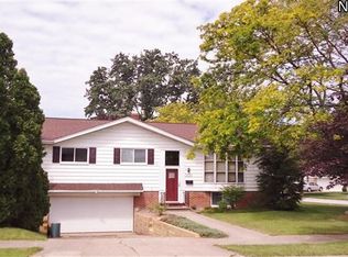 3530 W 213th St, Fairview Park, OH