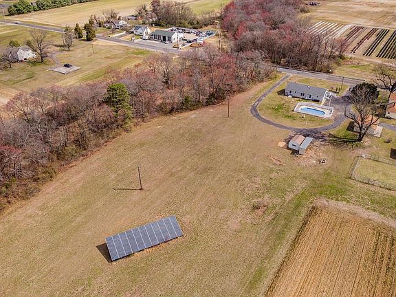 3rd image of 829 Wiltseys Mill Rd