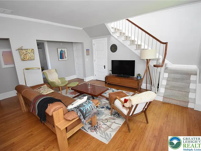 241 Spring Garden St — Photo 9