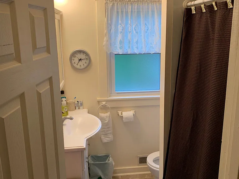 1666 Chislett St — Photo 9