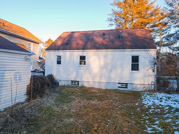 2nd image of 247 Parkway Dr