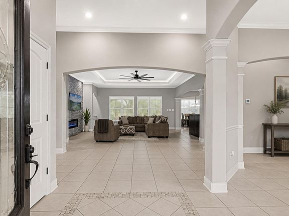 5th image of 814 China Grove Dr