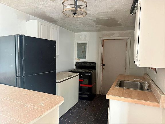 2nd image of 2335 Chelsea Ave