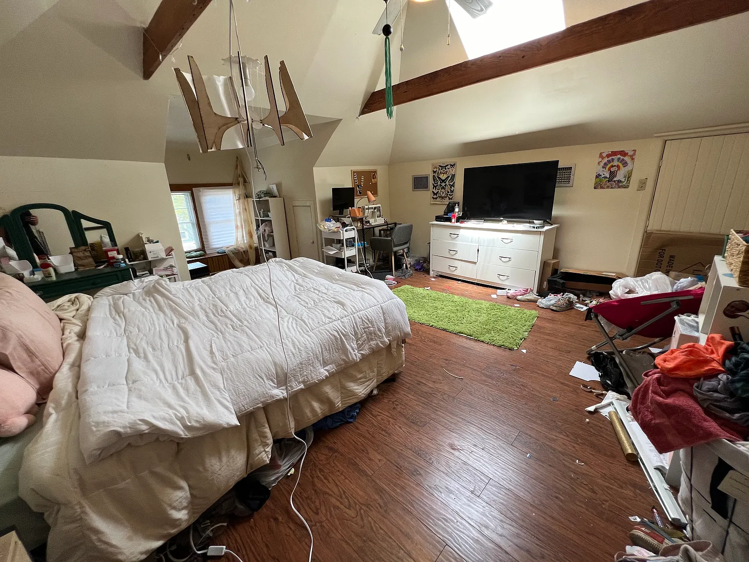 5 bed, 2974 sqft, $2,800 — Photo 2